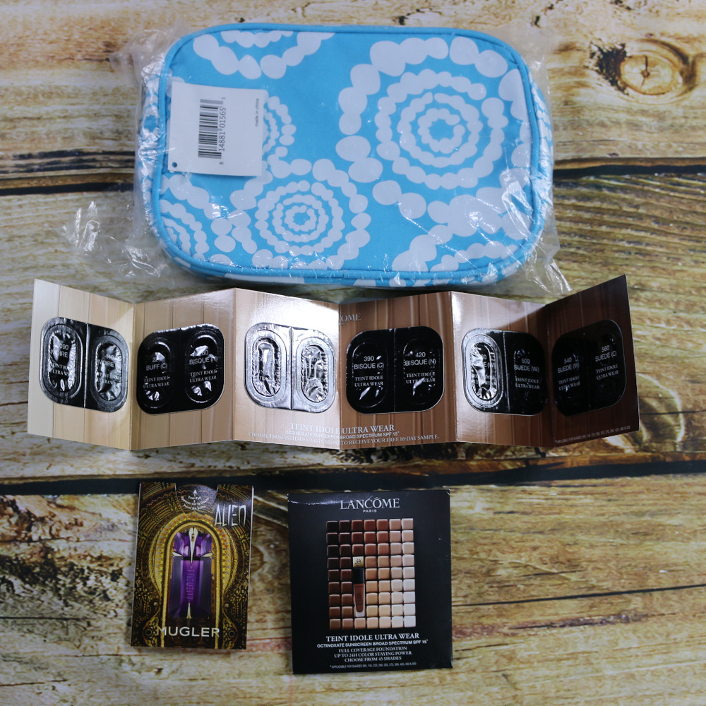 New Cosmetic Bag  with Free Bonus Samples